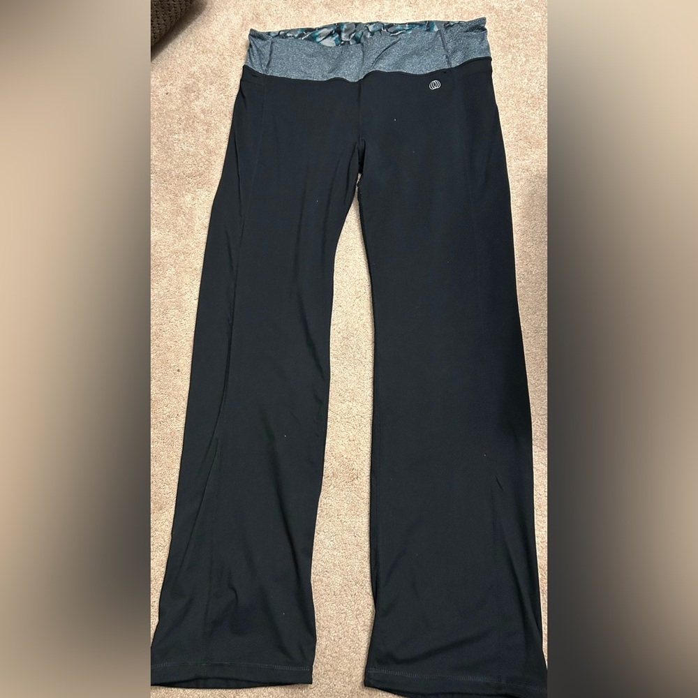 Balance Collection Black Flared Leggings with Heathered Gray Waistband